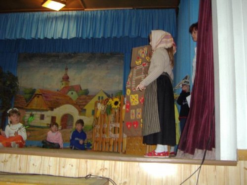 Hraje celá dědina aneb S veselou myslí na nesmysly. - 18.3.2006